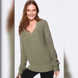 PINK VICTORIAS SECRET BOYFRIEND SWEATER